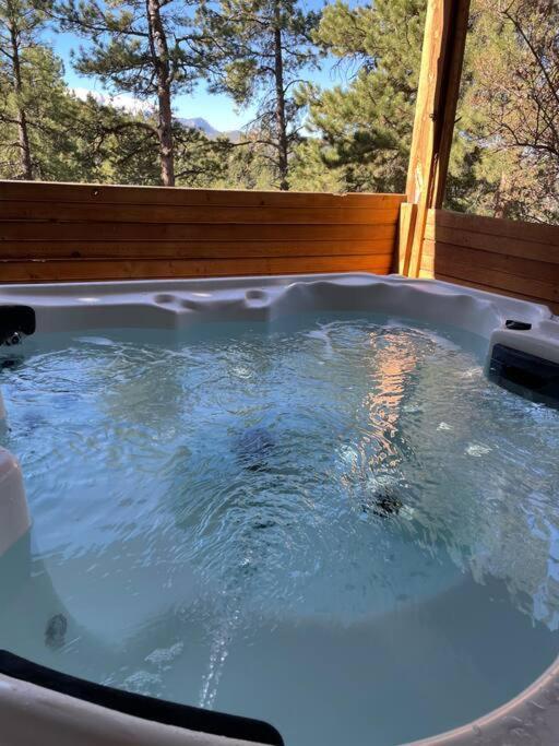 Private Hot Tub Overlooking Pikes Peak Woodland Park Kültér fotó
